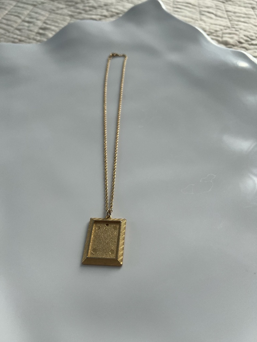 Costume Gold Frame Pendant & necklace